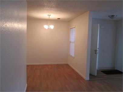 Detail Gallery Image 2 of 8 For 468 Cherry Ln #D,  Manteca,  CA 95337 - 2 Beds | 1 Baths