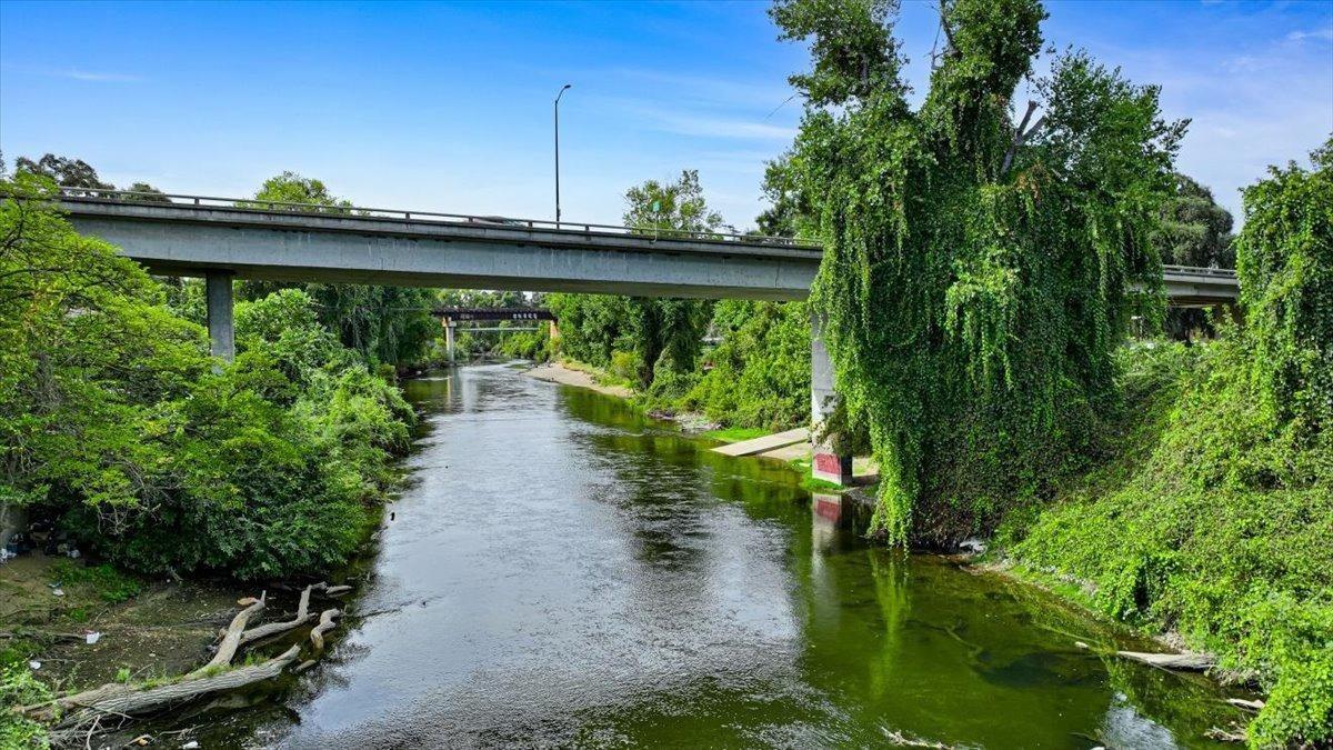 Riverside Drive, Riverbank, California image 49