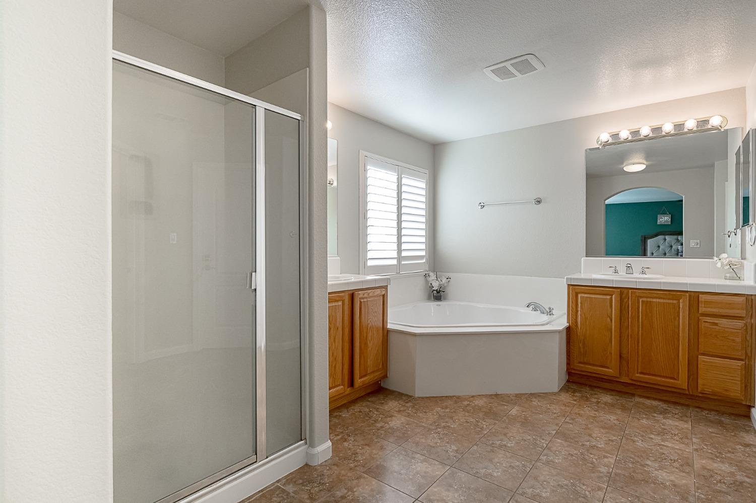 Detail Gallery Image 27 of 40 For 1883 Pack Saddle St, Oakdale,  CA 95361 - 5 Beds | 3/1 Baths
