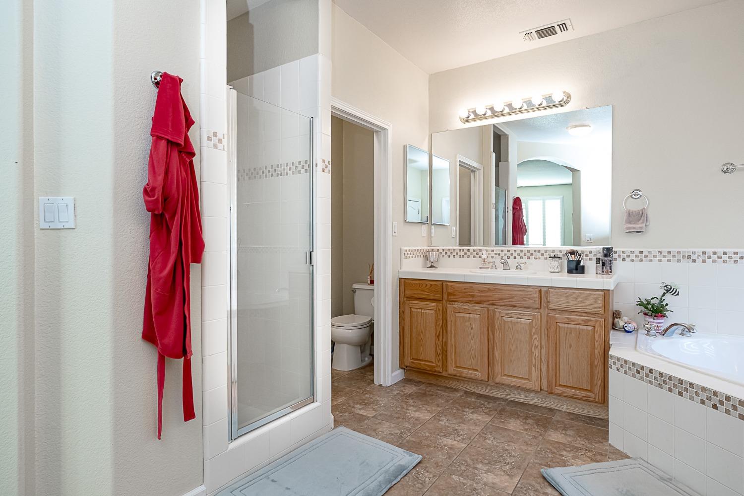 Detail Gallery Image 22 of 40 For 1883 Pack Saddle St, Oakdale,  CA 95361 - 5 Beds | 3/1 Baths