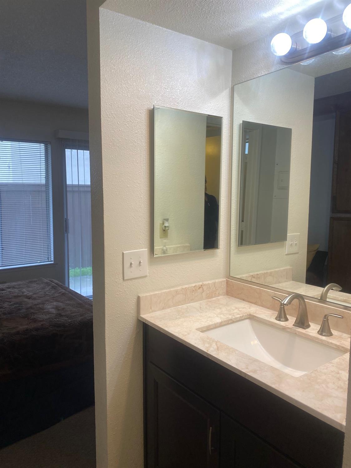 Detail Gallery Image 5 of 21 For 3701 Colonial Dr #29,  Modesto,  CA 95356 - 1 Beds | 1 Baths