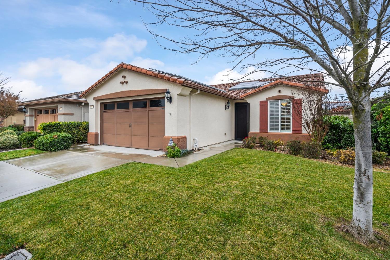 Detail Gallery Image 1 of 1 For 1557 Maple Valley St, Manteca,  CA 95336 - 2 Beds | 2 Baths