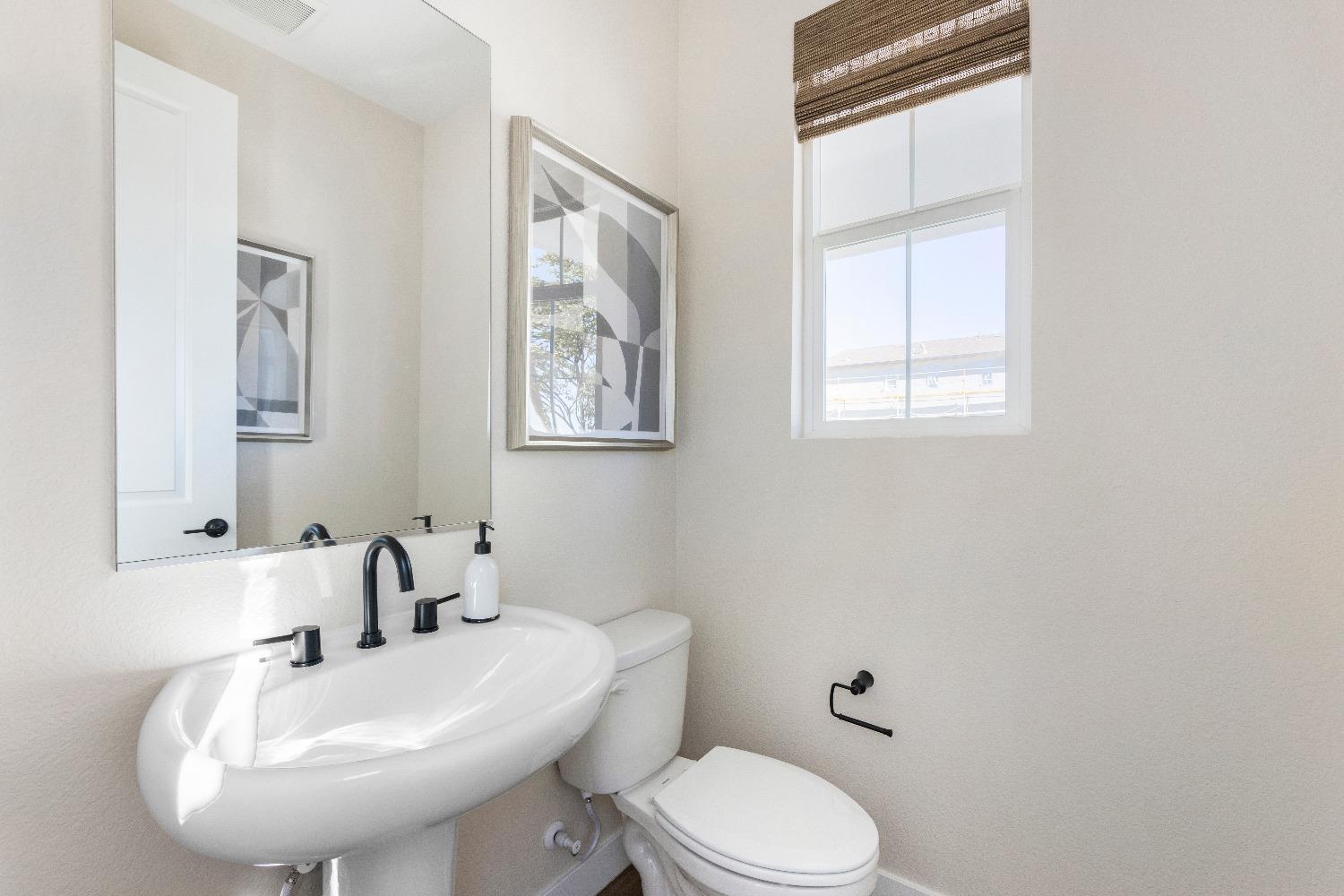 Detail Gallery Image 11 of 23 For 483 E Avendale Drive Cors, Manteca,  CA 95337 - 3 Beds | 2/1 Baths