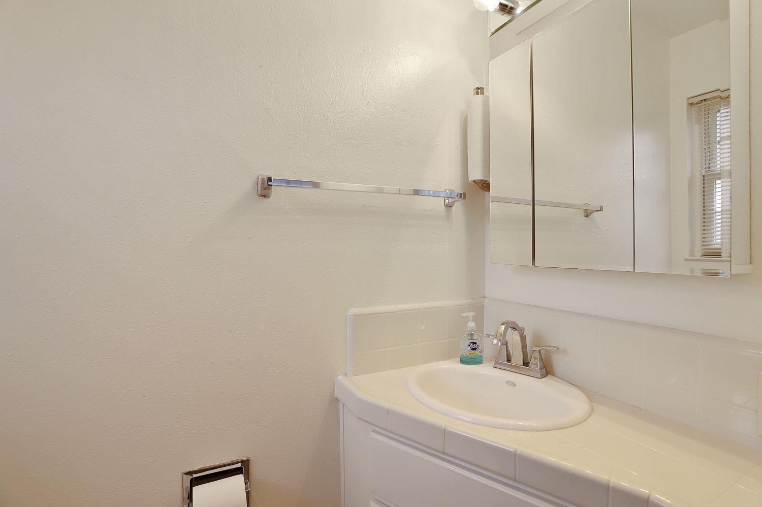 Detail Gallery Image 28 of 36 For 1731 W Walnut St, Lodi,  CA 95242 - 3 Beds | 1/1 Baths