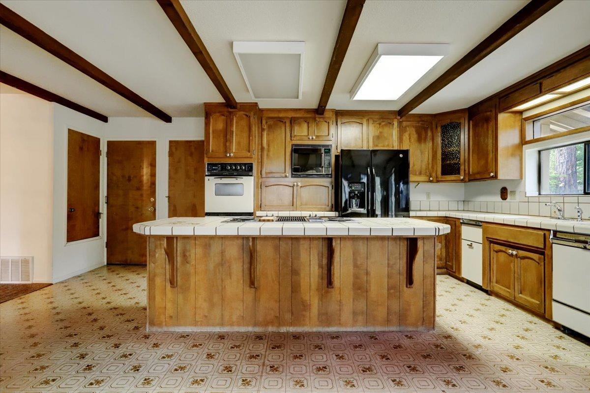 Hackett Court, Grass Valley, California image 19