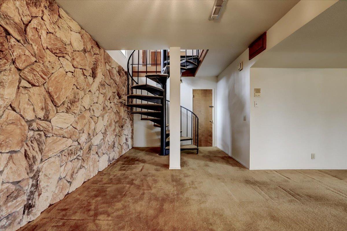 Hackett Court, Grass Valley, California image 50
