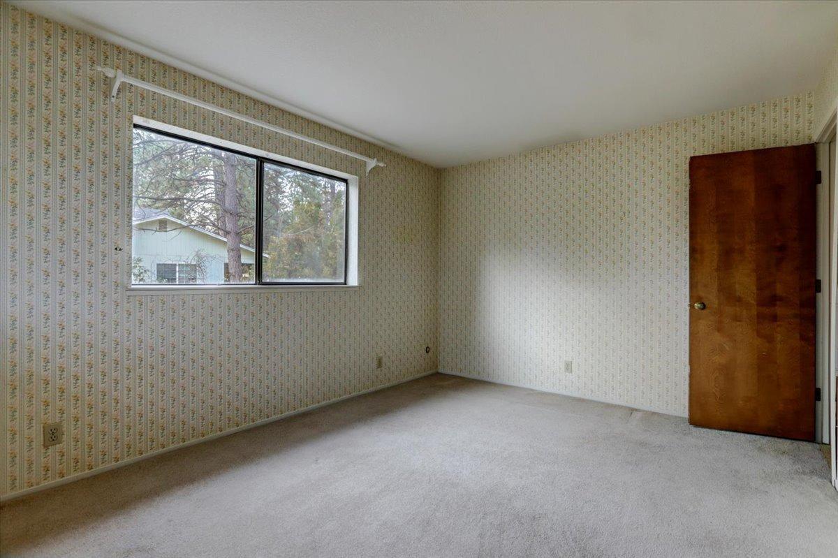Hackett Court, Grass Valley, California image 40
