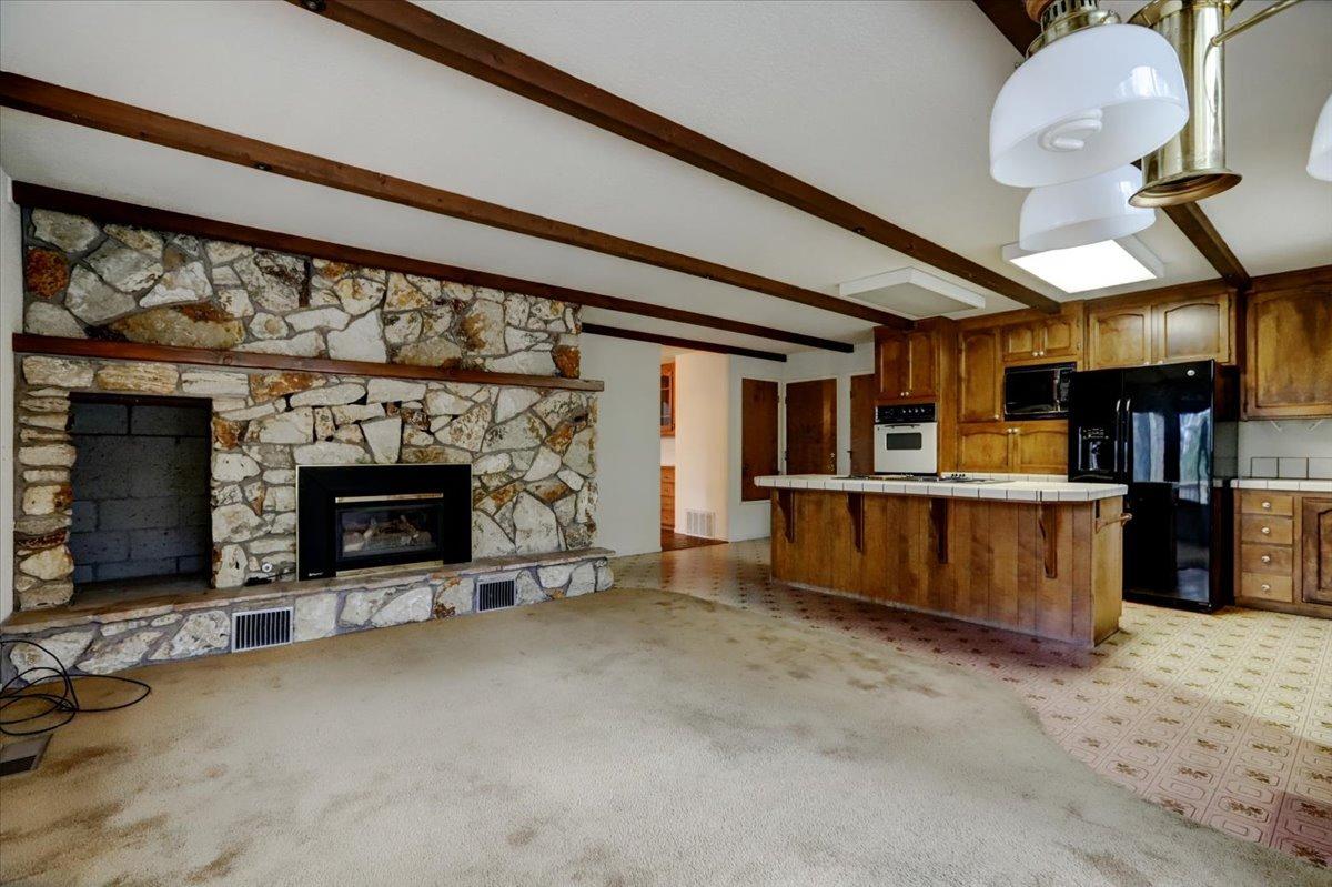 Hackett Court, Grass Valley, California image 27