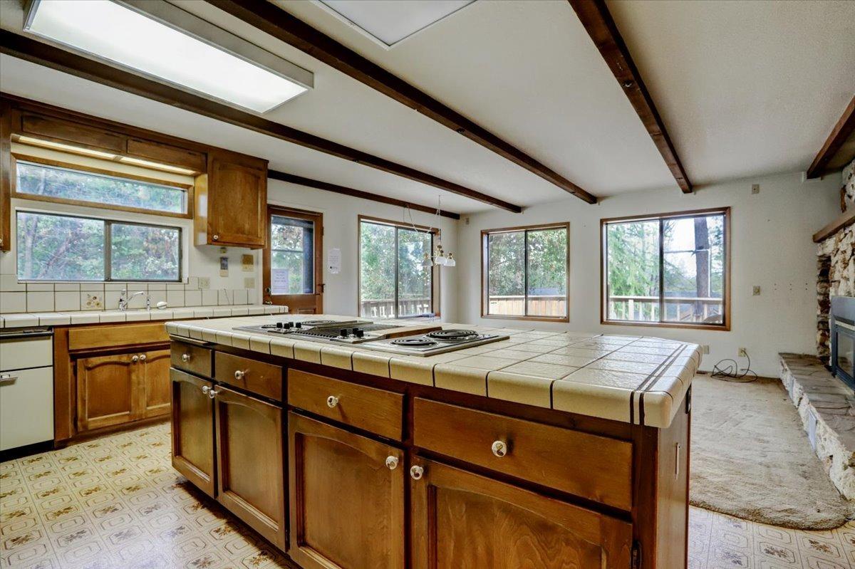 Hackett Court, Grass Valley, California image 20