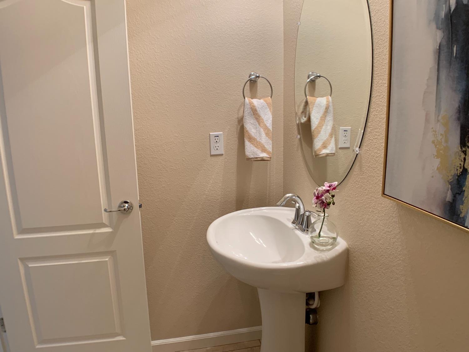 Detail Gallery Image 16 of 86 For 2046 Alhambra Ct, Tracy,  CA 95376 - 4 Beds | 3/1 Baths
