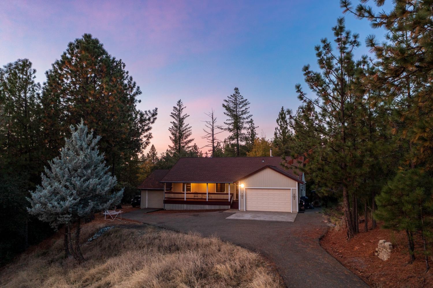 Photo of 5898 Catbird Hill Ln in Placerville, CA