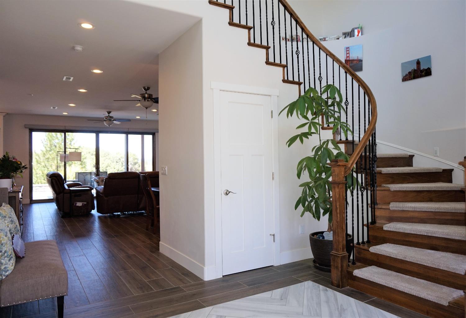 Detail Gallery Image 7 of 64 For 3102 Squirrel Hollow, Somerset,  CA 95684 - 3 Beds | 3/1 Baths