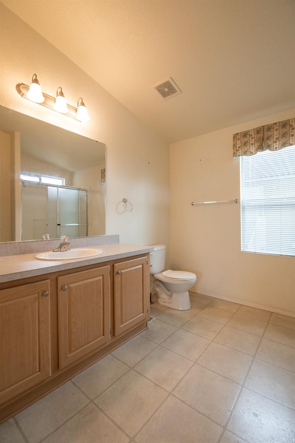 Detail Gallery Image 15 of 40 For 113 N Clipper Ln, Modesto,  CA 95356 - 3 Beds | 2 Baths