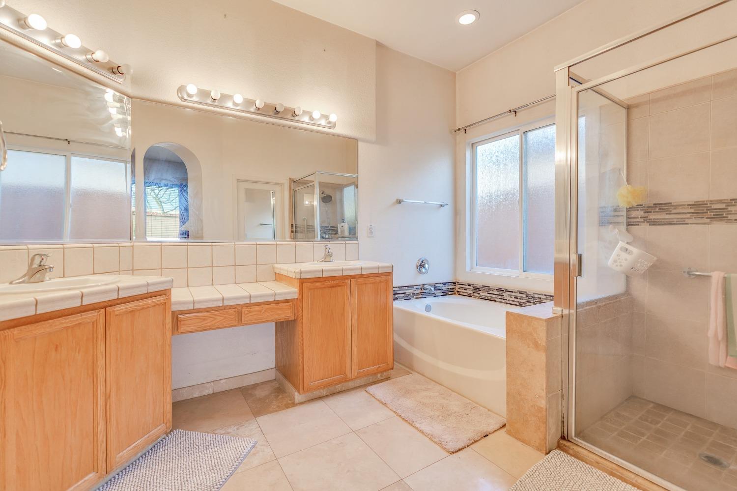 Detail Gallery Image 43 of 63 For 244 Murano St, Los Banos,  CA 93635 - 3 Beds | 2 Baths