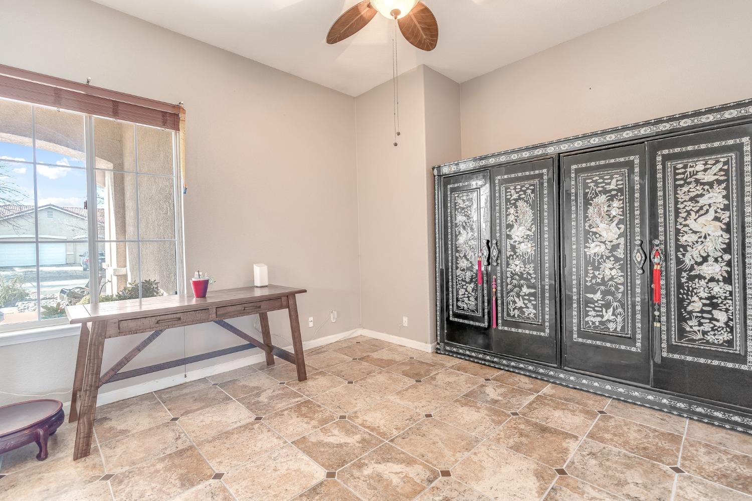 Detail Gallery Image 15 of 63 For 244 Murano St, Los Banos,  CA 93635 - 3 Beds | 2 Baths