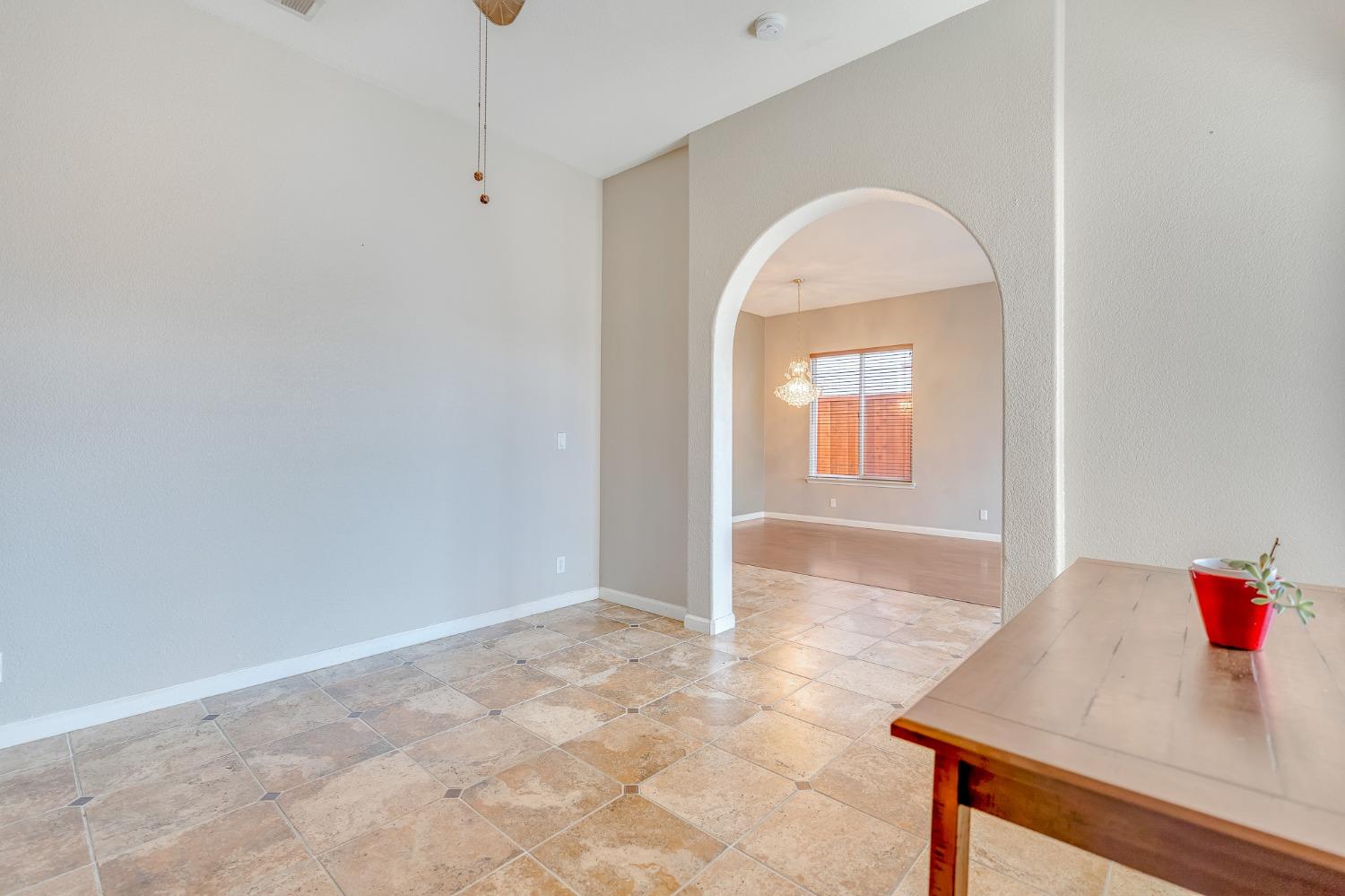 Detail Gallery Image 17 of 63 For 244 Murano St, Los Banos,  CA 93635 - 3 Beds | 2 Baths
