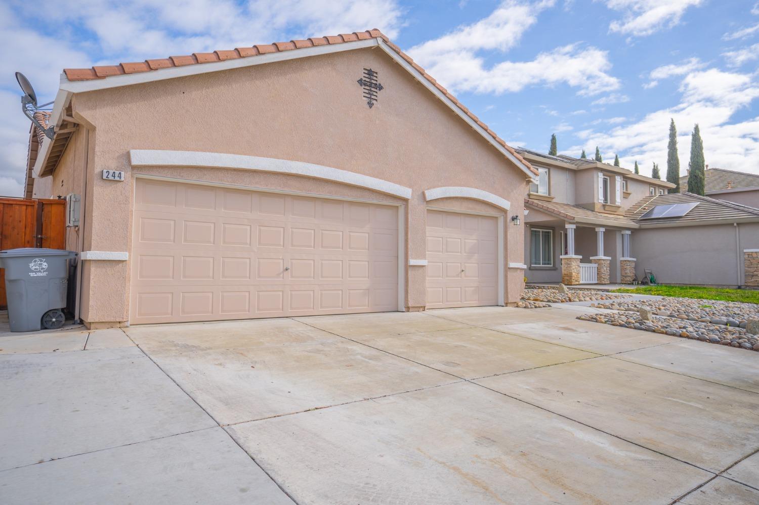 Detail Gallery Image 5 of 63 For 244 Murano St, Los Banos,  CA 93635 - 3 Beds | 2 Baths