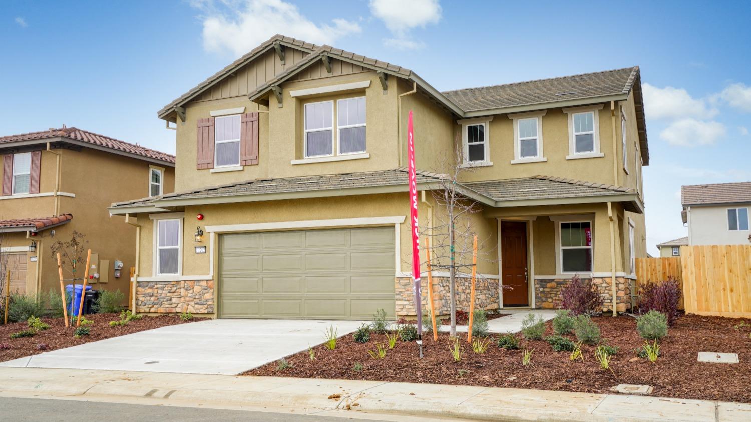 Detail Gallery Image 1 of 1 For 10202 Bryron Reeves Ct, Elk Grove,  CA 95757 - 4 Beds | 2/1 Baths