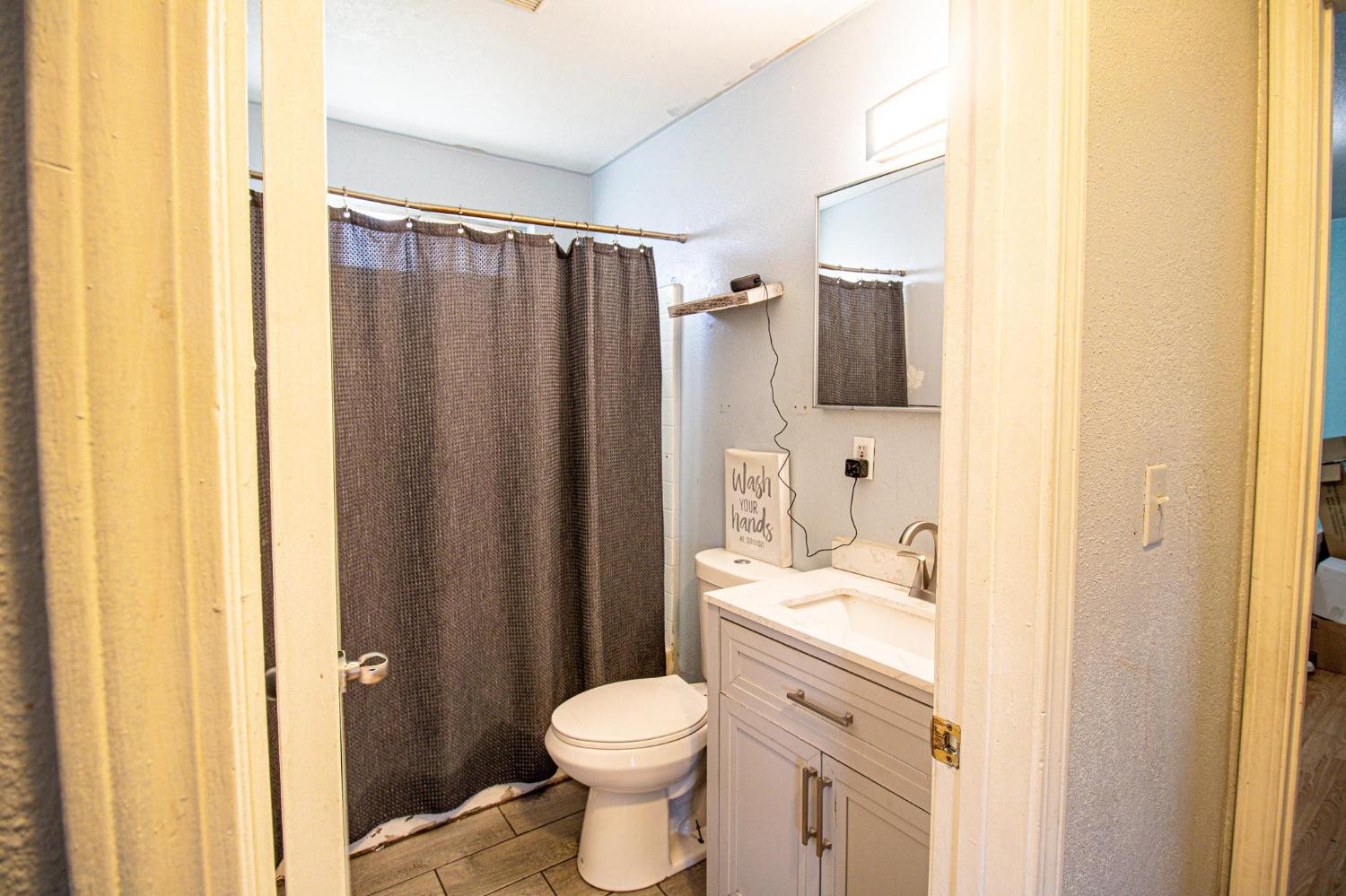 Detail Gallery Image 11 of 20 For 2120 E 10th St, Stockton,  CA 95206 - 2 Beds | 1 Baths