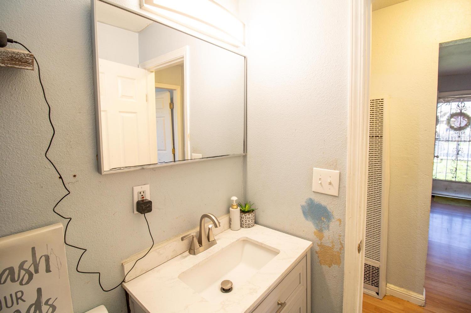Detail Gallery Image 12 of 20 For 2120 E 10th St, Stockton,  CA 95206 - 2 Beds | 1 Baths