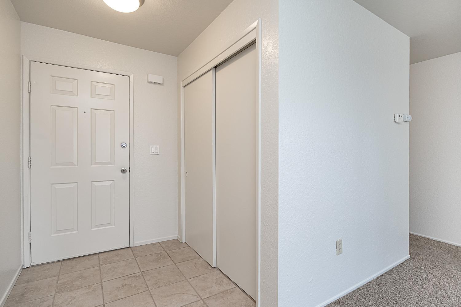 Detail Gallery Image 4 of 18 For 479 Cherry Ln a,  Manteca,  CA 95337 - 2 Beds | 1 Baths