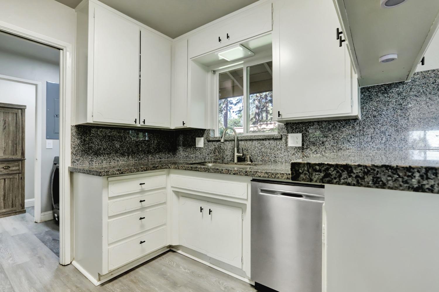 Alta Sierra Drive, Grass Valley, California image 13