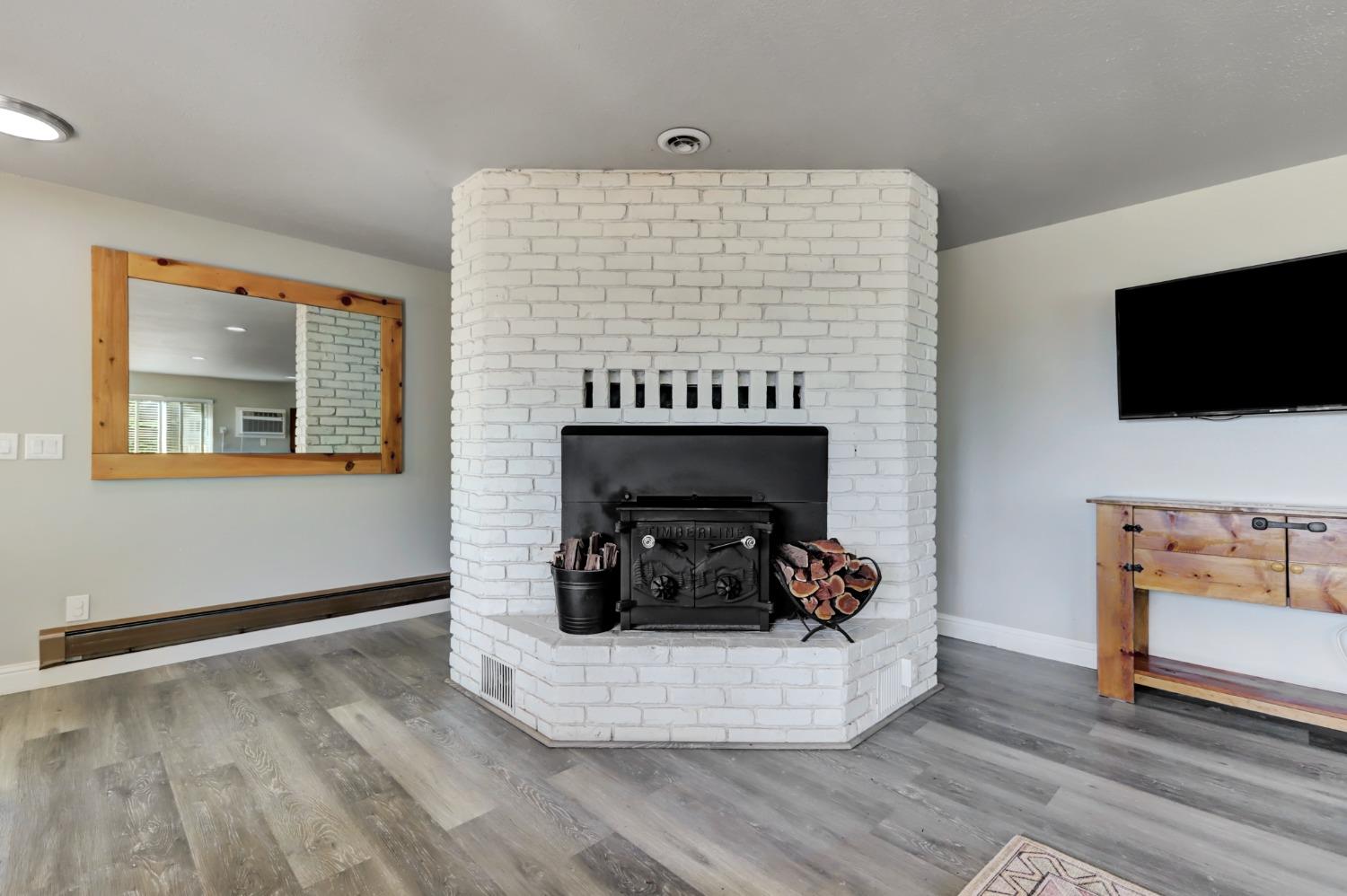Alta Sierra Drive, Grass Valley, California image 6