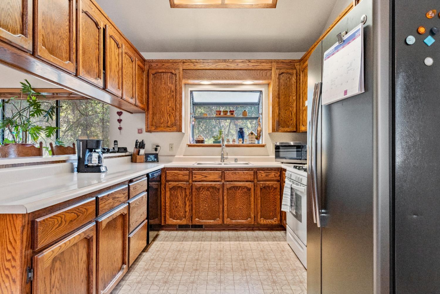 Forrest Road, Grass Valley, California image 8