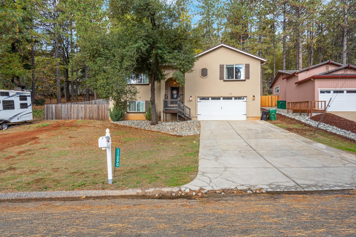 Lower Circle Drive, Grass Valley, California image 27