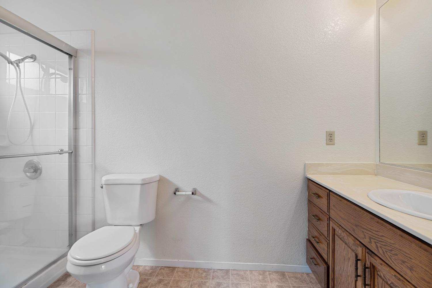 Detail Gallery Image 25 of 34 For 1947 Amberwood Ct, Stockton,  CA 95207 - 3 Beds | 2 Baths