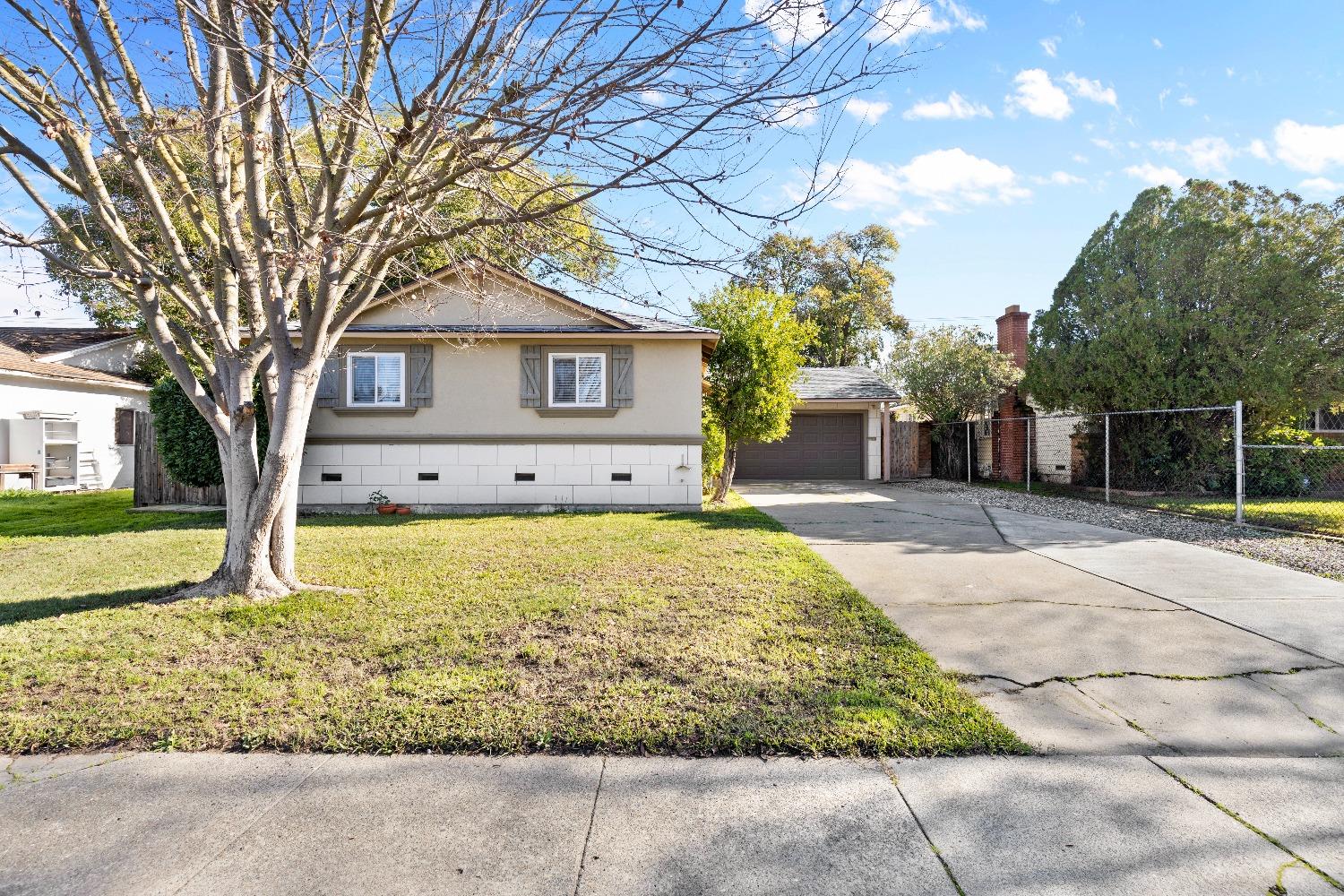 Detail Gallery Image 1 of 1 For 7467 Schreiner St, Sacramento,  CA 95822 - 3 Beds | 1/1 Baths