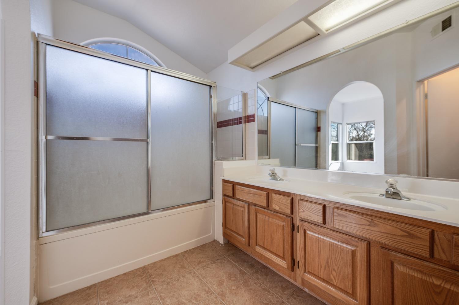 Detail Gallery Image 26 of 38 For 8625 Valley Rim Way, Antelope,  CA 95843 - 3 Beds | 2/1 Baths