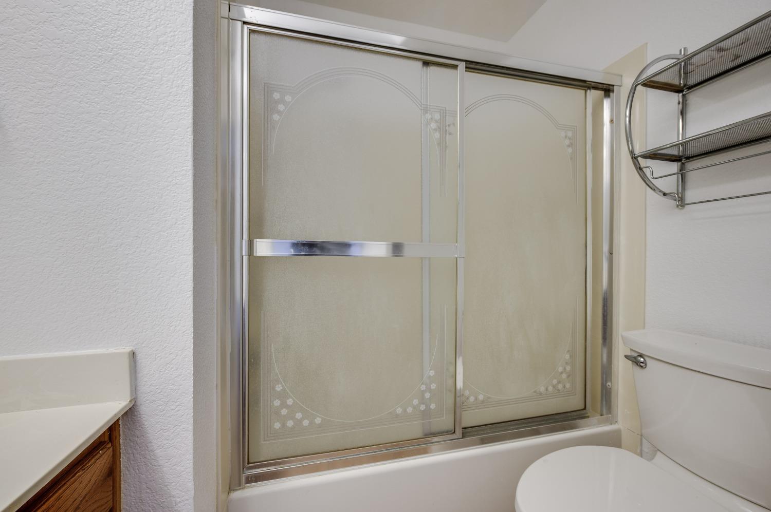 Detail Gallery Image 21 of 38 For 8625 Valley Rim Way, Antelope,  CA 95843 - 3 Beds | 2/1 Baths