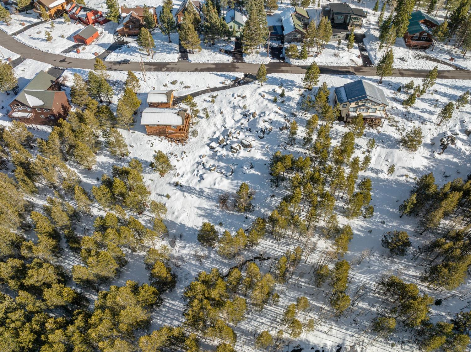 Detail Gallery Image 14 of 36 For 13439 Hillside Dr, Truckee,  CA 96161 - 2 Beds | 2 Baths