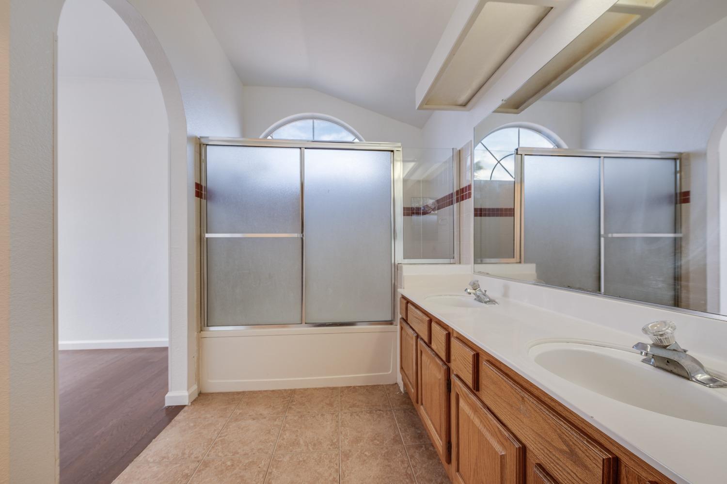 Detail Gallery Image 25 of 38 For 8625 Valley Rim Way, Antelope,  CA 95843 - 3 Beds | 2/1 Baths