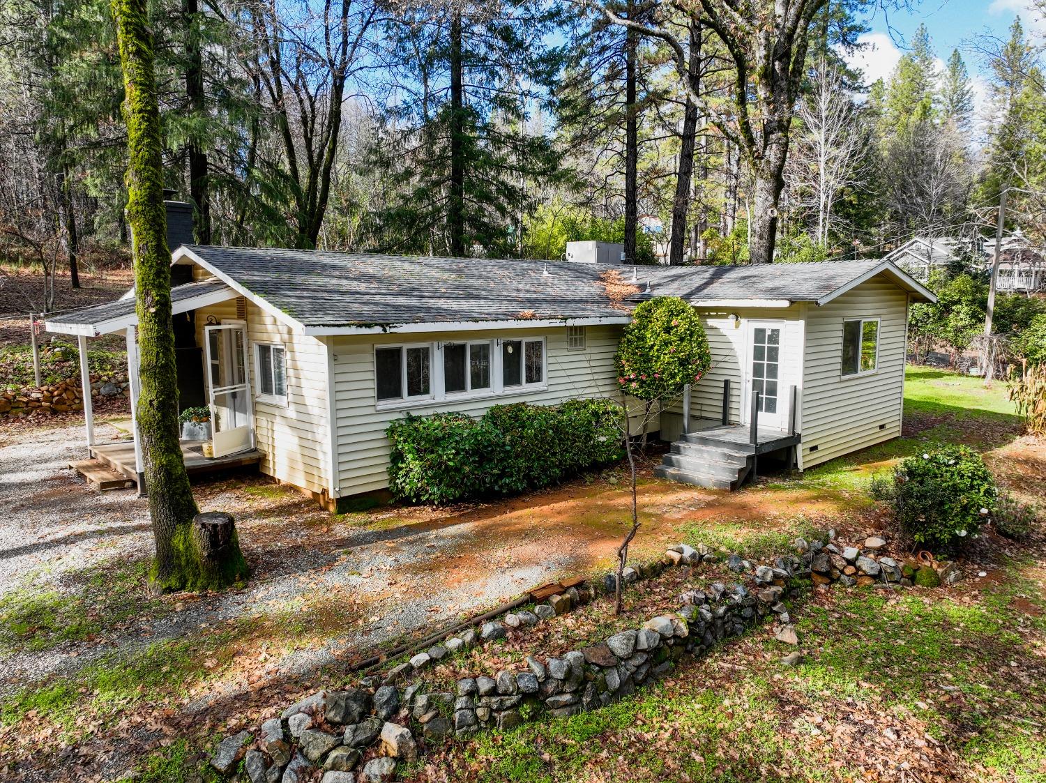 Photo of 13712 Wheeler Acres Rd in Grass Valley, CA