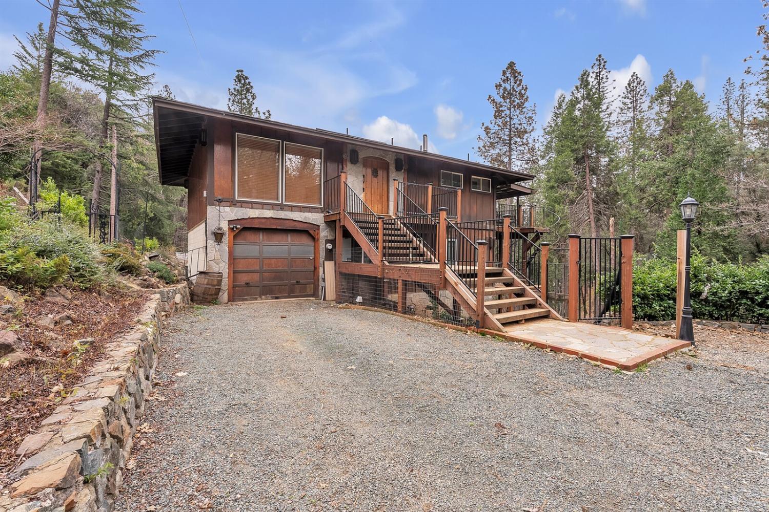 Photo of 14147 Greenhorn Rd in Grass Valley, CA