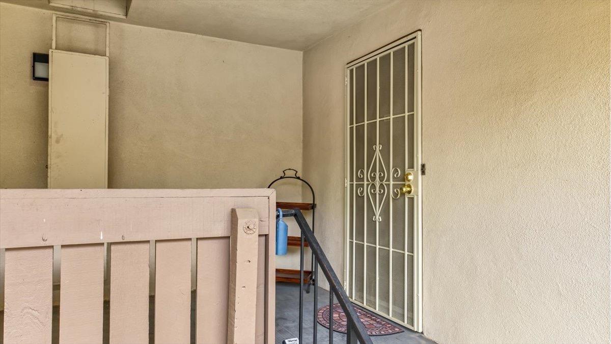 Detail Gallery Image 4 of 79 For 3701 Colonial Dr #160,  Modesto,  CA 95356 - 2 Beds | 1/1 Baths