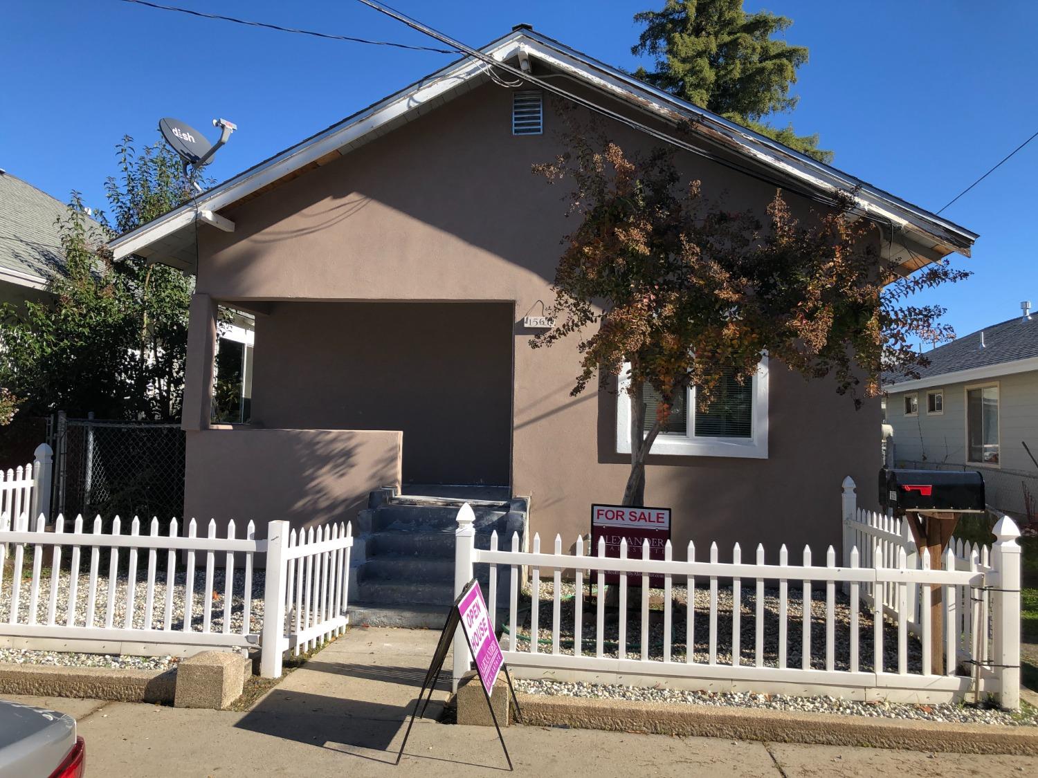 Photo of 1567 3rd Ave in Oroville, CA