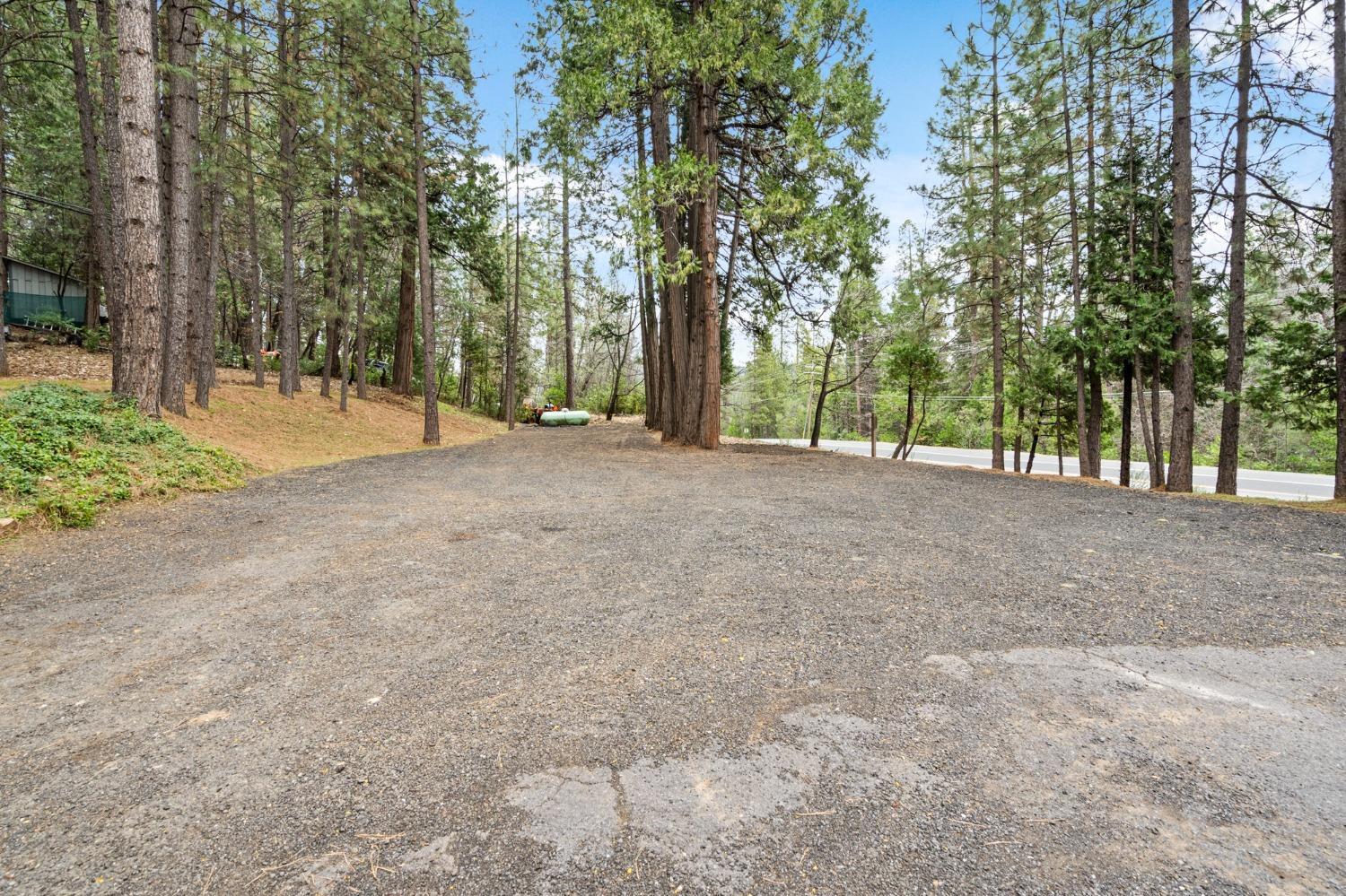 Hillcrest Drive, Hathaway Pines, California image 34