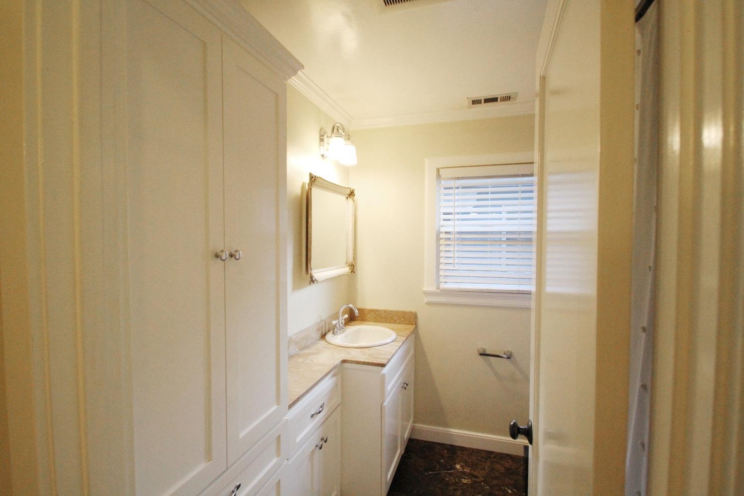 28Th Street, Sacramento, CA, 95818-2730