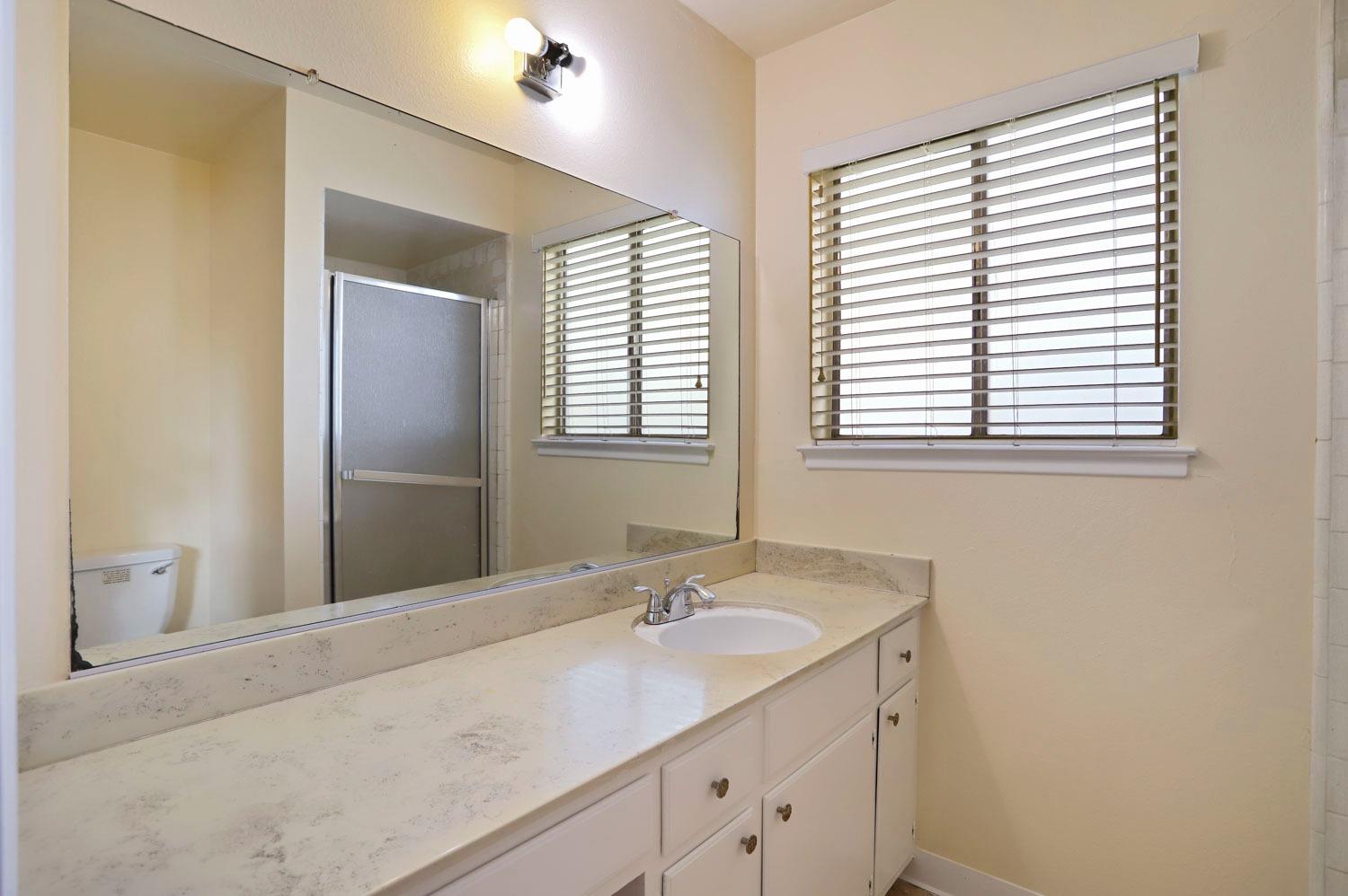Detail Gallery Image 25 of 27 For 304 Glasgow Ave, Stockton,  CA 95210 - 3 Beds | 2 Baths