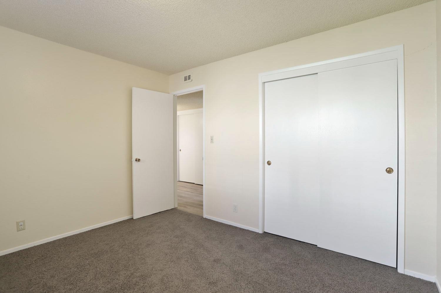 Detail Gallery Image 21 of 27 For 304 Glasgow Ave, Stockton,  CA 95210 - 3 Beds | 2 Baths