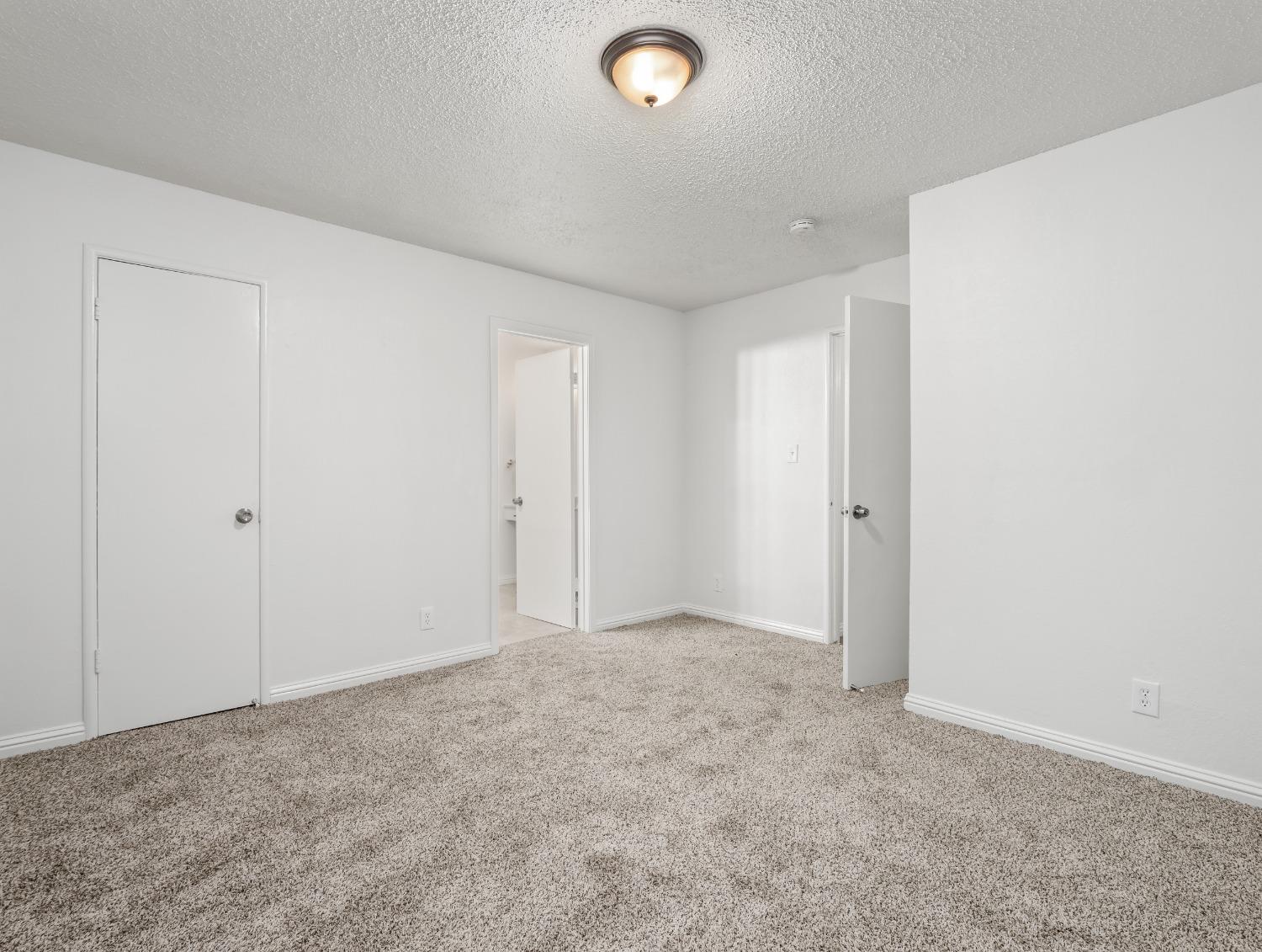 Detail Gallery Image 14 of 25 For 4818 E San Gabriel Ave, Fresno,  CA 93726 - 3 Beds | 2 Baths