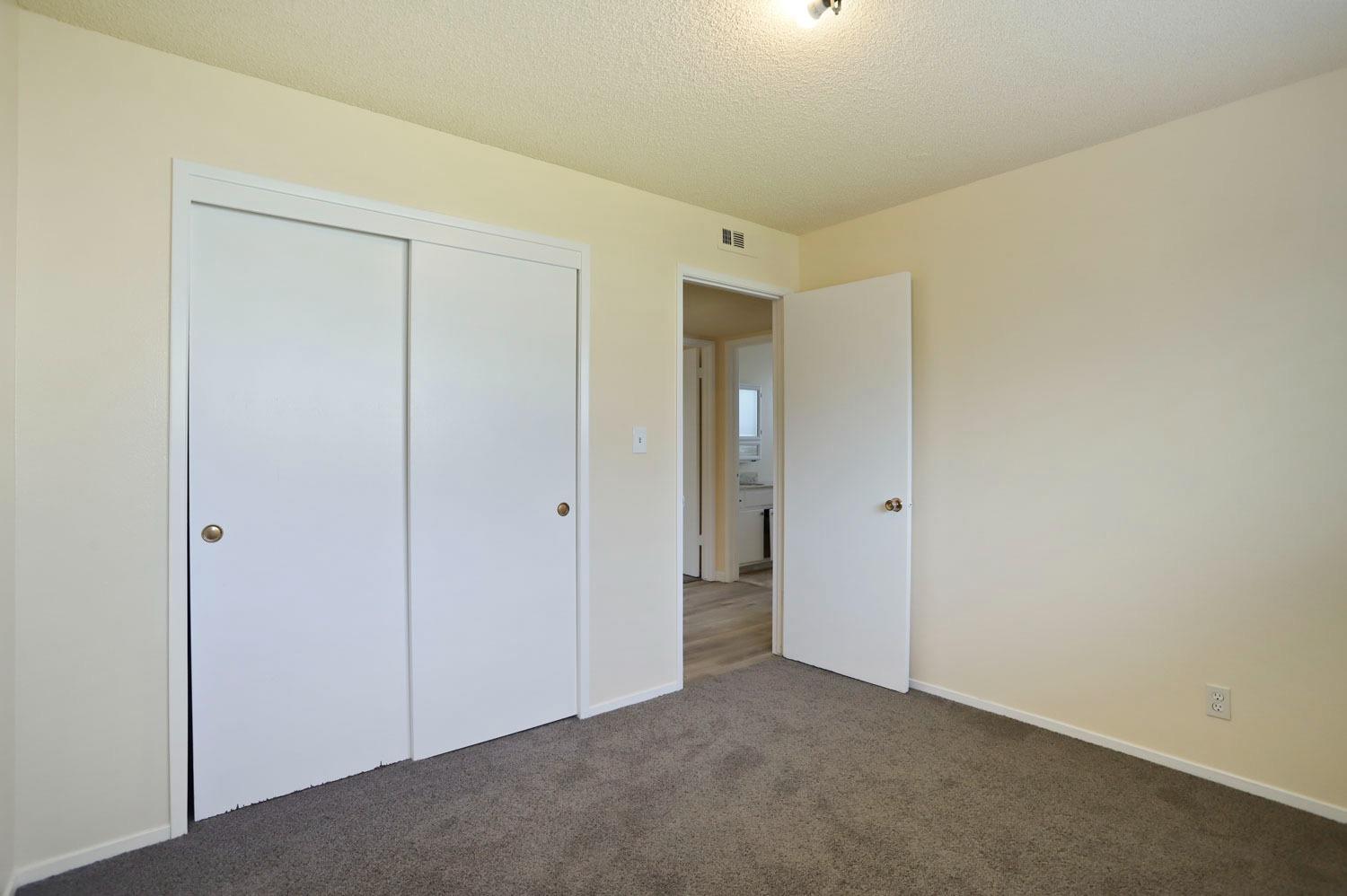 Detail Gallery Image 19 of 27 For 304 Glasgow Ave, Stockton,  CA 95210 - 3 Beds | 2 Baths