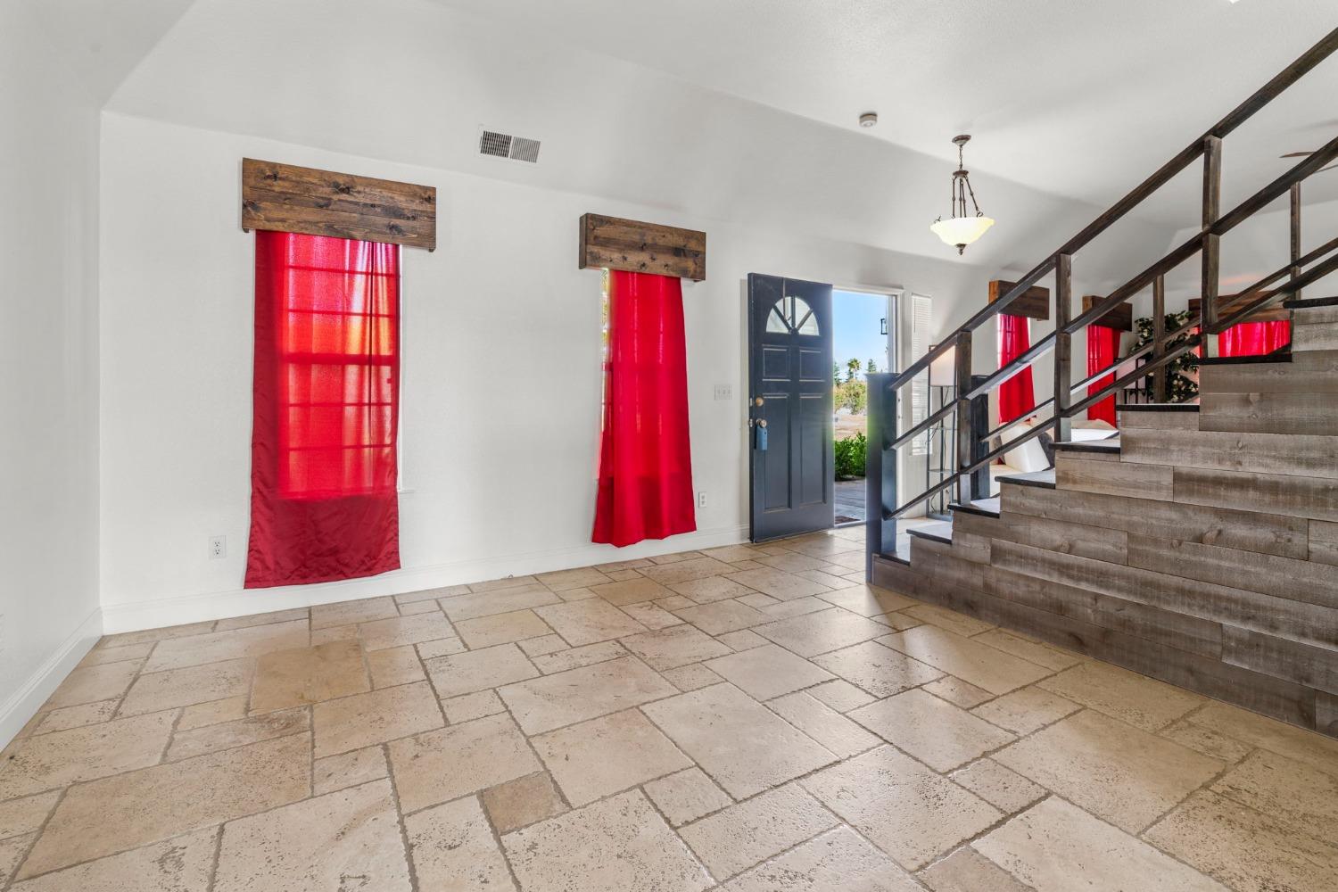 Detail Gallery Image 12 of 46 For 29058 Avenue 22, Madera,  CA 93638 - 3 Beds | 2/1 Baths