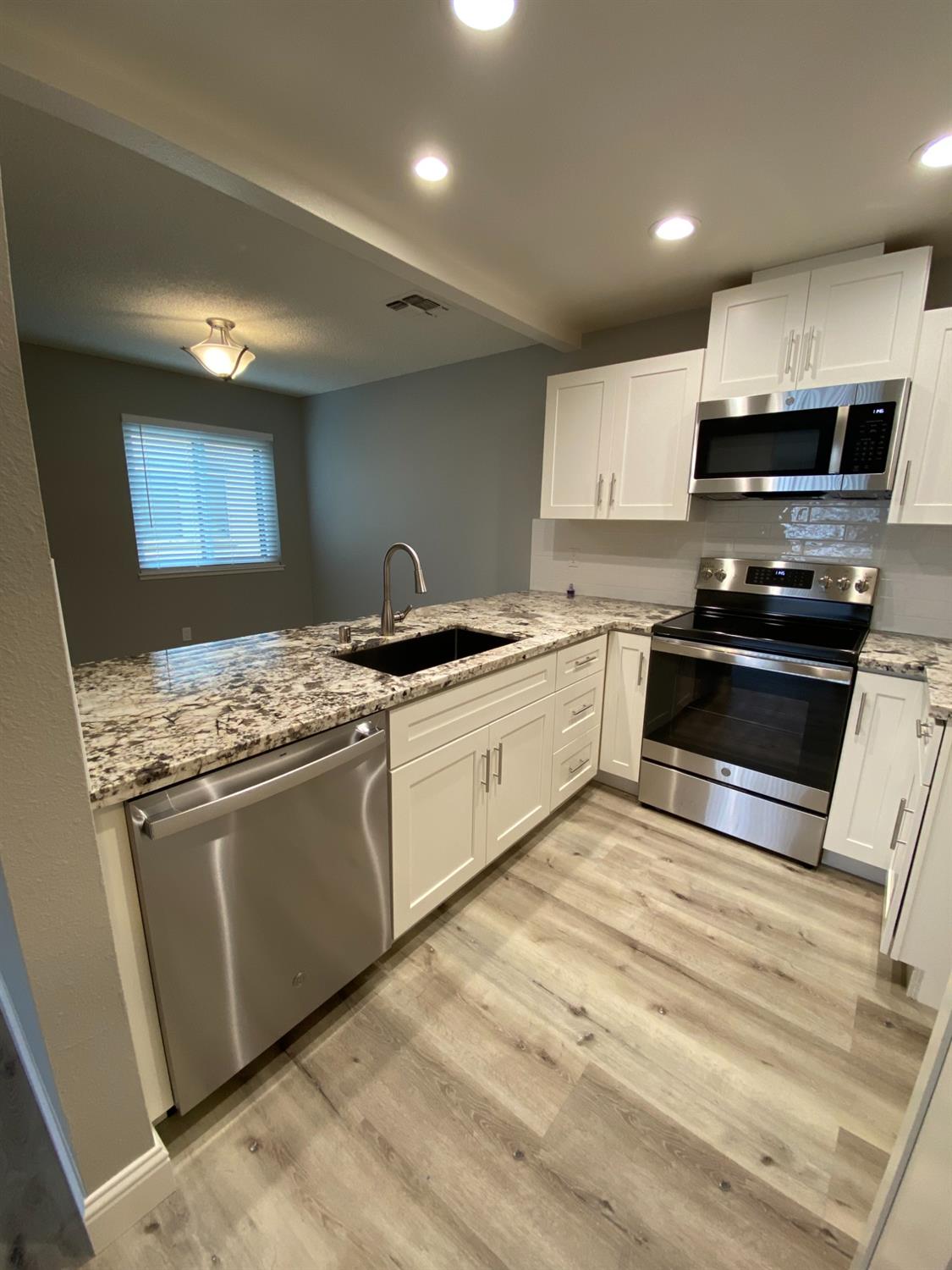 Detail Gallery Image 10 of 31 For 3400 Sullivan Ct #268,  Modesto,  CA 95356 - 2 Beds | 2 Baths