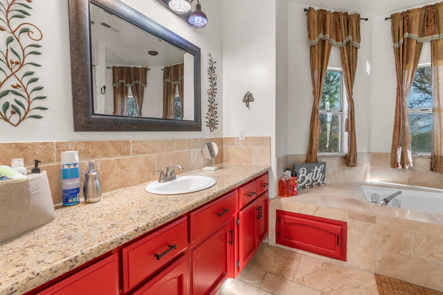 Detail Gallery Image 14 of 46 For 29058 Avenue 22, Madera,  CA 93638 - 3 Beds | 2/1 Baths