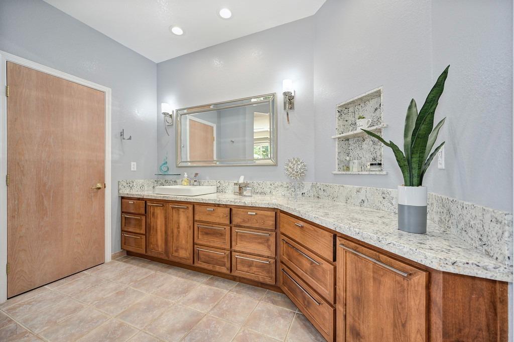 Detail Gallery Image 30 of 81 For 4210 Chemise Ln, Rescue,  CA 95672 - 4 Beds | 3/1 Baths