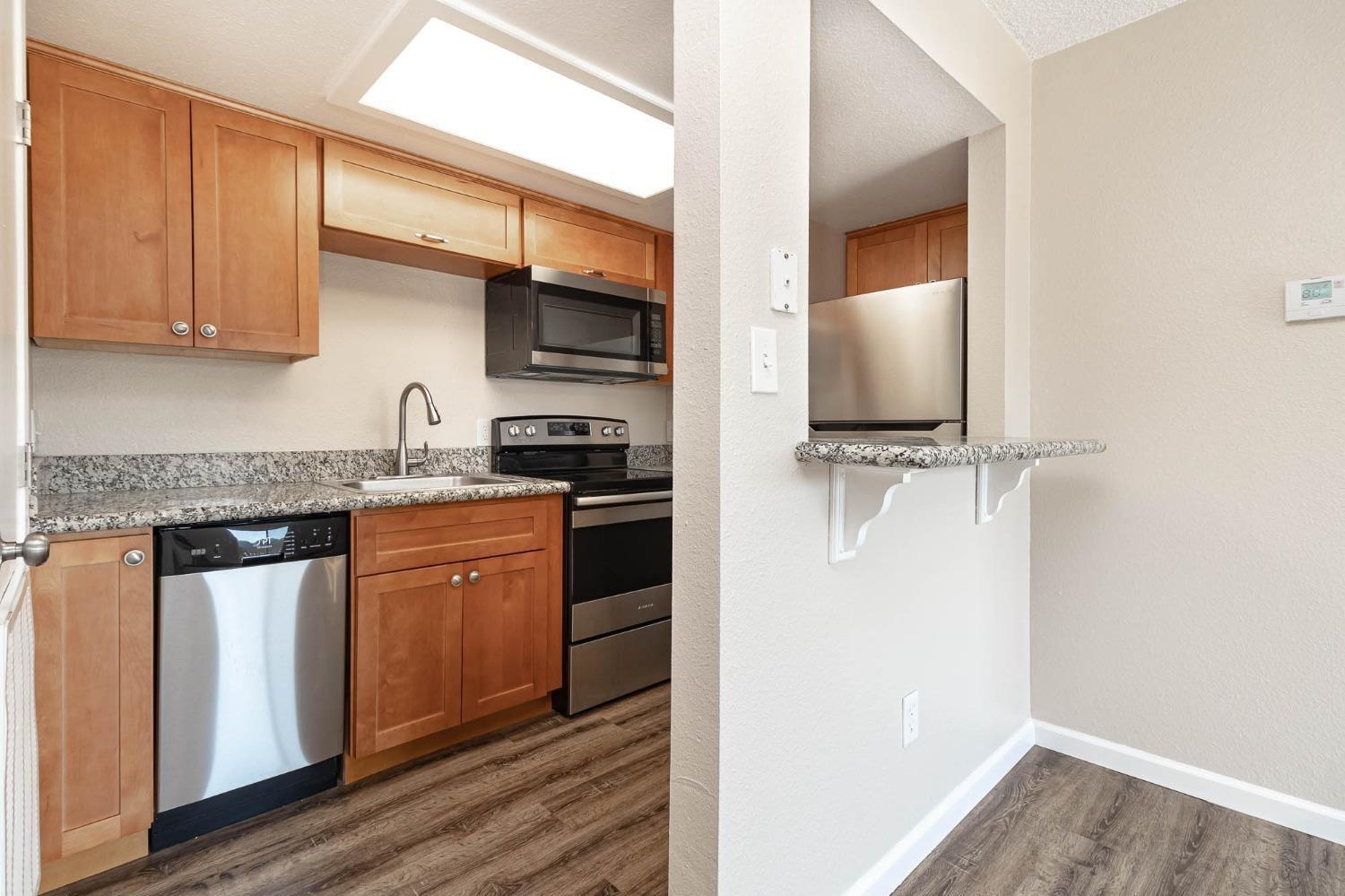 Detail Gallery Image 7 of 22 For 3701 Colonial Dr #76,  Modesto,  CA 95356 - 1 Beds | 1 Baths